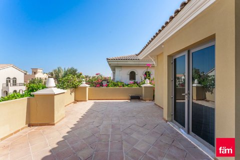 Villa en Palm Jumeirah, Dubai, 4 dormitorios, 677.5 m², № 8538 - foto 14