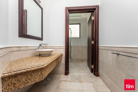 Villa en Palm Jumeirah, Dubai, 4 dormitorios, 677.5 m², № 8538 - foto 21