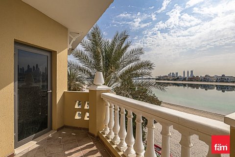 Villa en Palm Jumeirah, Dubai, 4 dormitorios, 677.5 m², № 8538 - foto 4
