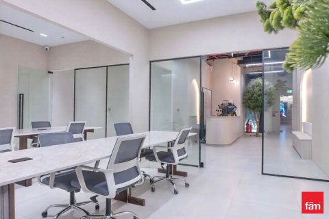 Снять в аренду офис в Мирдифом, Дубай: 195.9м², № 96255 - фото 2