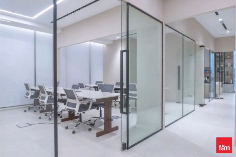 Снять в аренду офис в Мирдифом, Дубай: 195.9м², № 96255 - фото 4