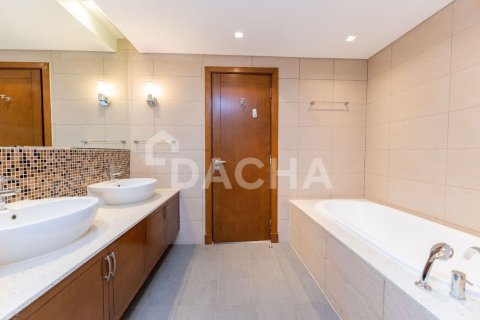 Townhouse in Marina Residences, Palm Jumeirah, Dubai 2 bedrooms, 371 sq.m. № 105460 - photo 15