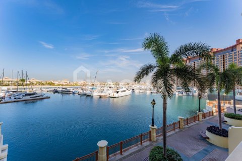 Townhouse in Marina Residences, Palm Jumeirah, Dubai 2 bedrooms, 371 sq.m. № 105460 - photo 3