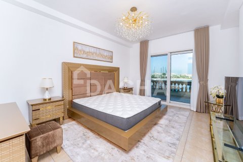 Townhouse in Marina Residences, Palm Jumeirah, Dubai 2 bedrooms, 371 sq.m. № 105460 - photo 14
