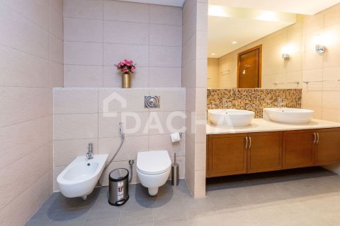Townhouse in Marina Residences, Palm Jumeirah, Dubai 2 bedrooms, 371 sq.m. № 105460 - photo 16