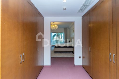Townhouse in Marina Residences, Palm Jumeirah, Dubai 2 bedrooms, 371 sq.m. № 105460 - photo 18