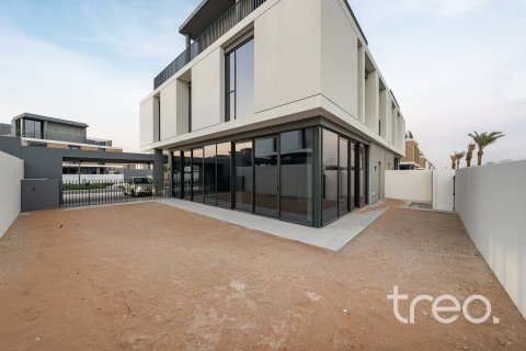 Villa in Arabian Ranches 3, Dubai 4 bedrooms, 301.93 sq.m. № 134663 - photo 3