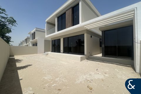 Villa in Tilal Al Ghaf, Dubai 4 bedrooms, 432 sq.m. № 76693 - photo 1