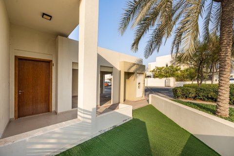 Adosado en Noor Townhouses, Town Square, Dubai, 4 dormitorios, 264.9 m², № 134022 - foto 3