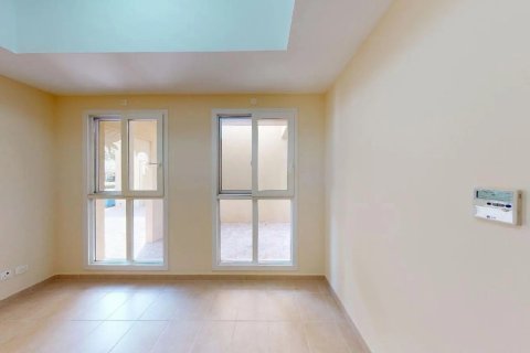 Villa en Dubai Silicon Oasis, Dubai, 4 dormitorios, 349.97 m², № 134020 - foto 8