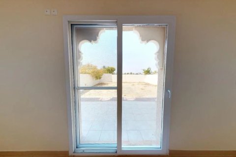Villa en Dubai Silicon Oasis, Dubai, 4 dormitorios, 349.97 m², № 134020 - foto 5