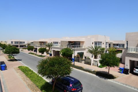 Villa in Dubai Silicon Oasis, Dubai 3 bedrooms, 368.17 sq.m. № 134018 - photo 2