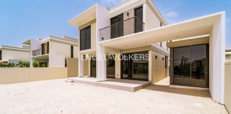 Villa en Harmony, Tilal Al Ghaf, Dubai, 5 dormitorios, 545.1 m², № 7472