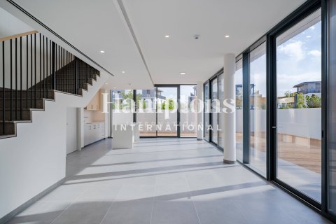 Villa in Arabian Ranches 3, Dubai 4 bedrooms, 301.47023500 sq.m. № 63584 - photo 2