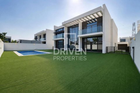 Снять в аренду виллу в District One, Мохаммед Бин Рашид Сити, Дубай: 6 спален, 1124.96м², № 134267 - фото 4
