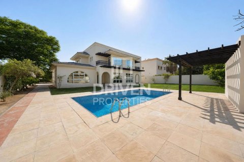 Villa in Al Barsha, Dubai 5 bedrooms, 1394.01 sq.m. № 134272 - photo 4