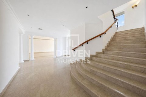 Villa in Al Barsha, Dubai 5 bedrooms, 1394.01 sq.m. № 134272 - photo 17