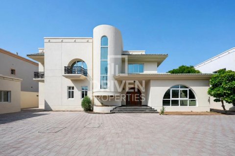 Villa in Al Barsha, Dubai 5 bedrooms, 1394.01 sq.m. № 134272