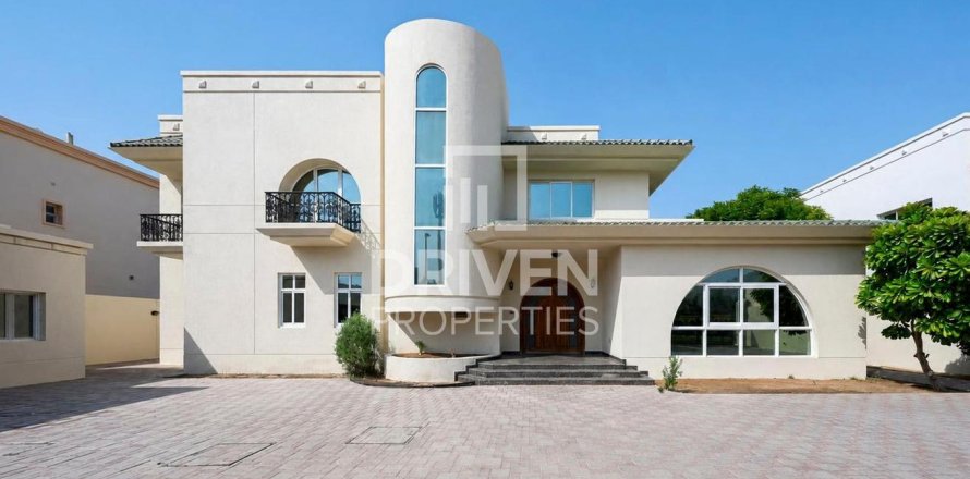Villa in Al Barsha, Dubai 5 bedrooms, 1394.01 sq.m. № 134272