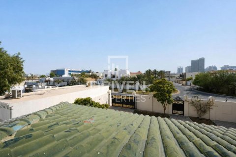 Villa in Al Barsha, Dubai 5 bedrooms, 1394.01 sq.m. № 134272 - photo 6