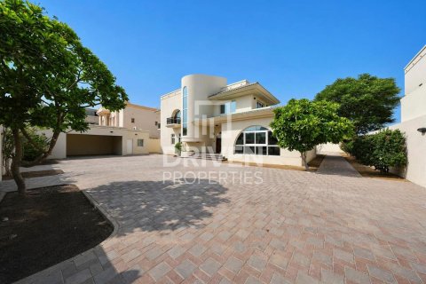 Villa in Al Barsha, Dubai 5 bedrooms, 1394.01 sq.m. № 134272 - photo 2
