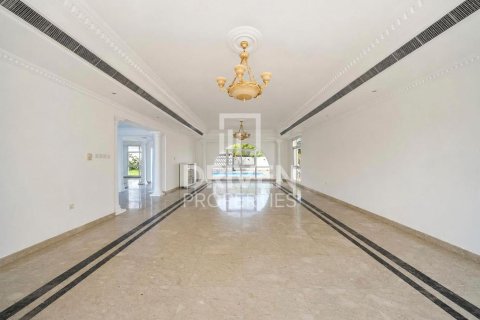 Villa in Al Barsha, Dubai 5 bedrooms, 1394.01 sq.m. № 134272 - photo 26