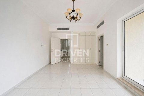 Villa in Al Barsha, Dubai 5 bedrooms, 1394.01 sq.m. № 134272 - photo 20