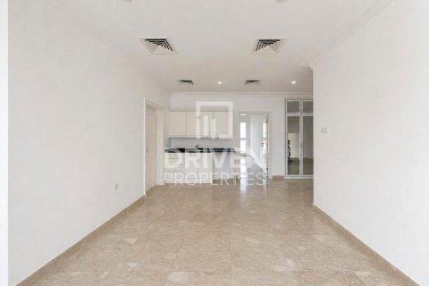 Villa in Al Barsha, Dubai 5 bedrooms, 1394.01 sq.m. № 134272 - photo 15