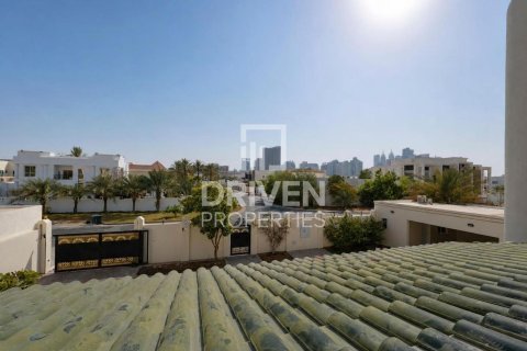 Villa in Al Barsha, Dubai 5 bedrooms, 1394.01 sq.m. № 134272 - photo 5