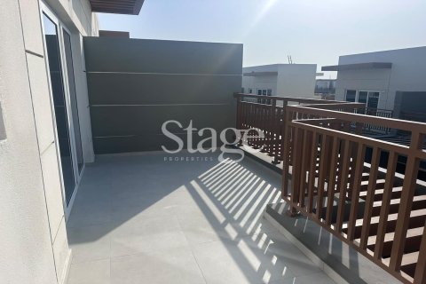 Townhouse in Dubai 4 bedrooms, 113 sq.m. № 122079 - photo 15
