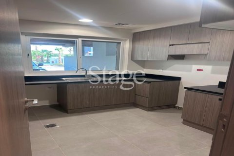Townhouse in Dubai 4 bedrooms, 113 sq.m. № 122079 - photo 5