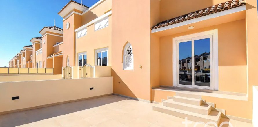 Maison de ville à Dubai, 4 chambres, 241.55 m², № 120170