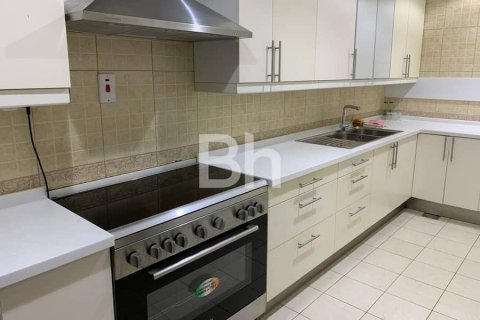 Снять в аренду квартиру в Дубай Марине, Дубай: 4 спальни, 228м², № 22921 - фото 12