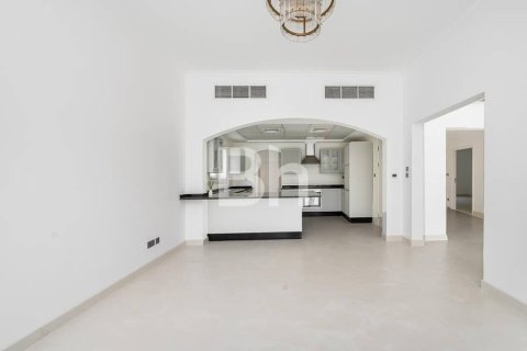 Villa in Dubai 5 bedrooms, 548 sq.m. № 57361 - photo 28