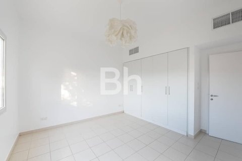 Villa in Dubai 5 bedrooms, 548 sq.m. № 57361 - photo 4