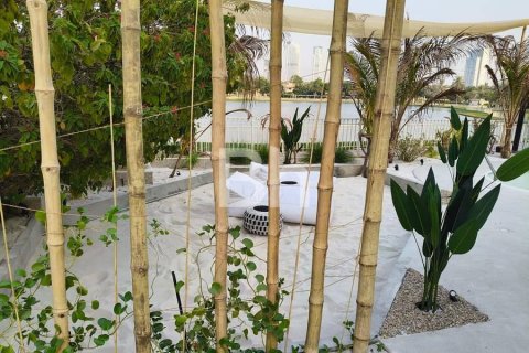 Villa in Dubai 5 bedrooms, 548 sq.m. № 57361 - photo 12