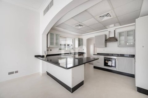 Villa in Dubai 5 bedrooms, 548 sq.m. № 57361 - photo 27