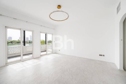 Villa in Dubai 5 bedrooms, 548 sq.m. № 57361 - photo 26