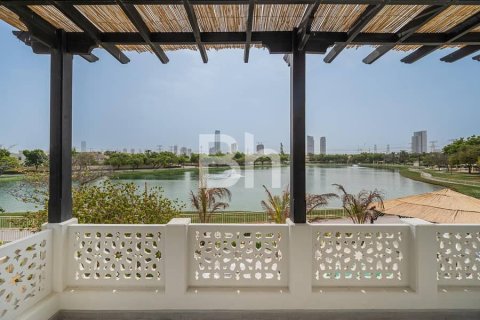 Villa in Dubai 5 bedrooms, 548 sq.m. № 57361 - photo 15