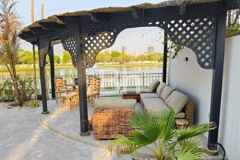 Villa in Dubai 5 bedrooms, 548 sq.m. № 57361 - photo 6