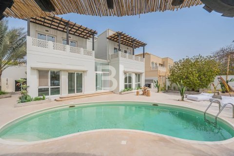 Villa in Dubai 5 bedrooms, 548 sq.m. № 57361 - photo 13
