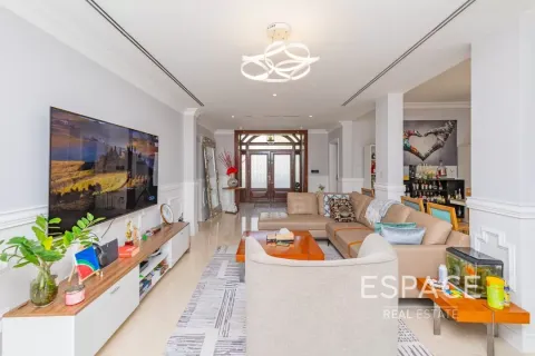 Villa in Meadows, Dubai 5 bedrooms, 343 sq.m. № 61732 - photo 4