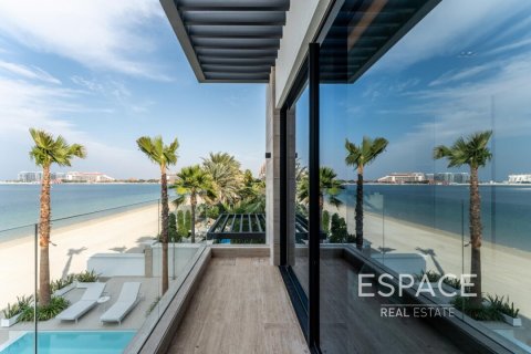 Villa in Palm Jumeirah, Dubai 5 bedrooms, 673 sq.m. № 61731 - photo 19