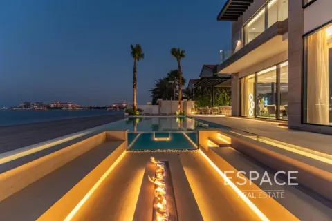Villa in Palm Jumeirah, Dubai 5 bedrooms, 673 sq.m. № 61731 - photo 12
