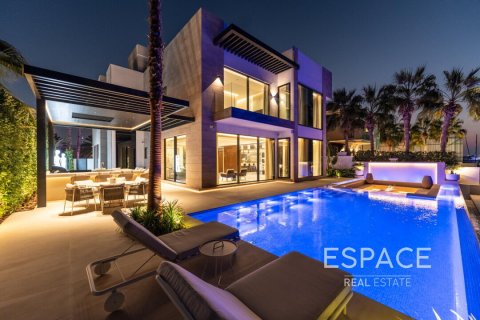 Villa in Palm Jumeirah, Dubai 5 bedrooms, 673 sq.m. № 61731 - photo 2