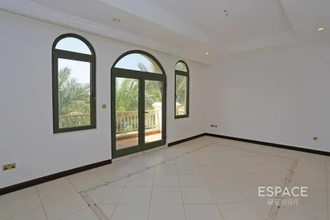 Villa in Palm Jumeirah, Dubai 4 bedrooms, 465 sq.m. № 61721 - photo 6