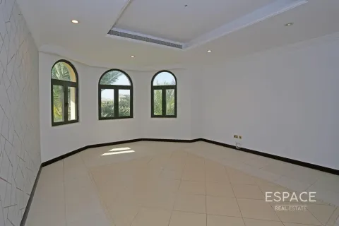Villa in Palm Jumeirah, Dubai 4 bedrooms, 465 sq.m. № 61721 - photo 5