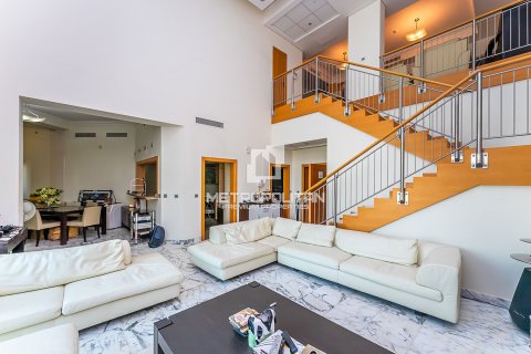 Ático en Shoreline Apartments, Palm Jumeirah, Dubai, 4 dormitorios, 449 m², № 73244 - foto 1