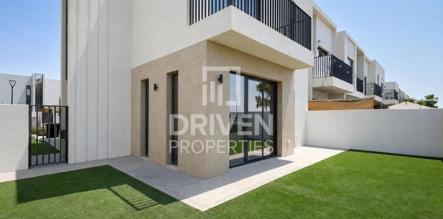 Villa in EMAAR South, Dubai South (Dubai World Central), Dubai 4 bedrooms, 238.11 sq.m. № 138754