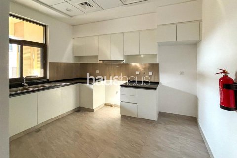 Adosado en Dubai Sports City, Dubai, 4 dormitorios, 208 m², № 44559 - foto 4